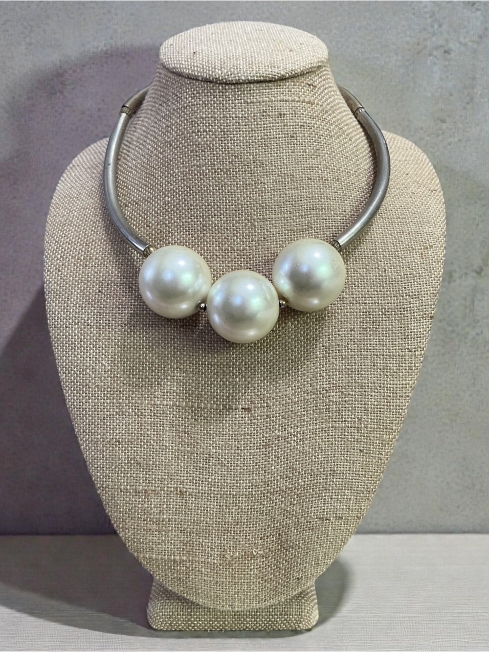 Luminous White Pearl Collar Necklace - Classic Pearl Trio
